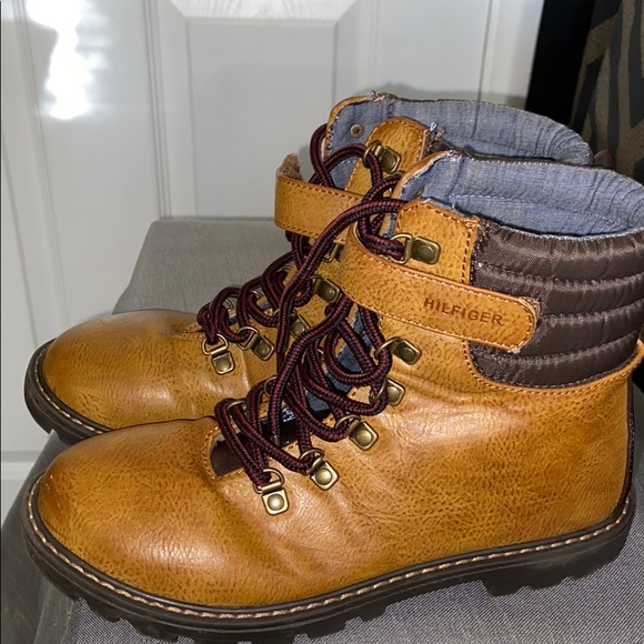 Boy’s Hilfiger boots - Picture 3 of 5